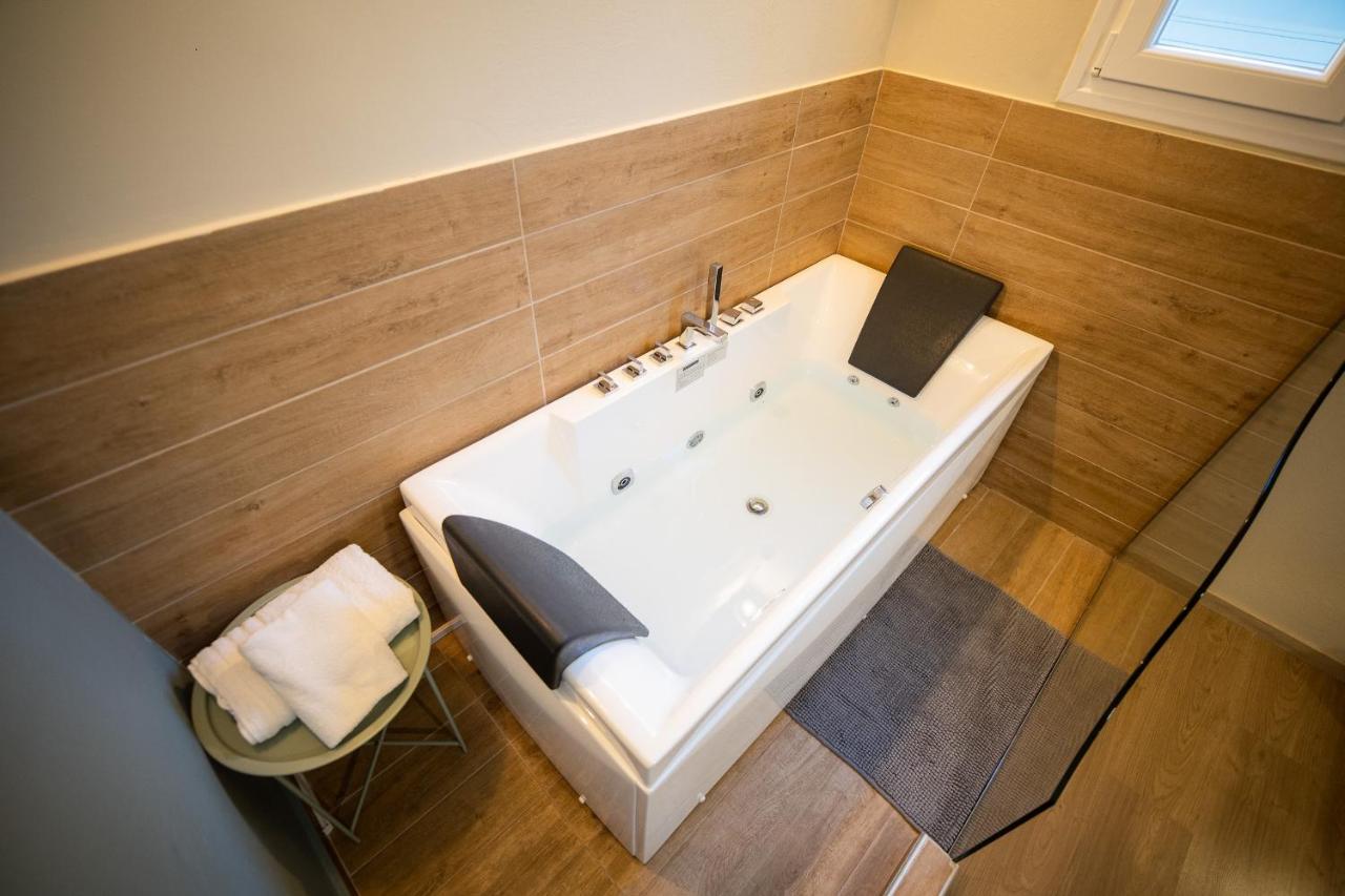 Belajo Central Apartment And Jacuzzi !! Волос Экстерьер фото